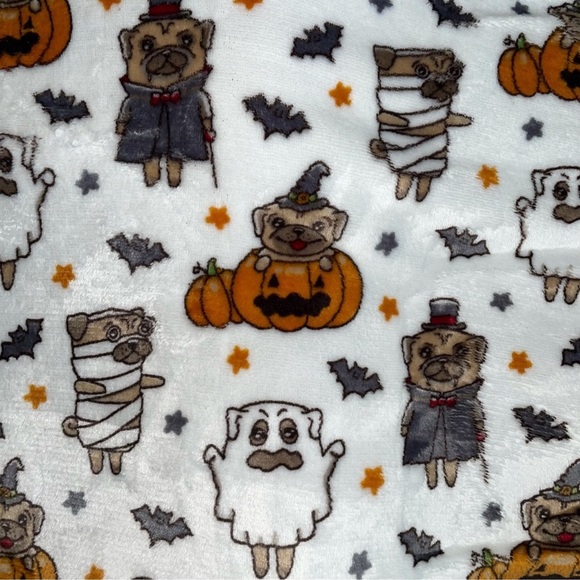 Halloween Pug costume Sherpa Pet plush Throw Blanket